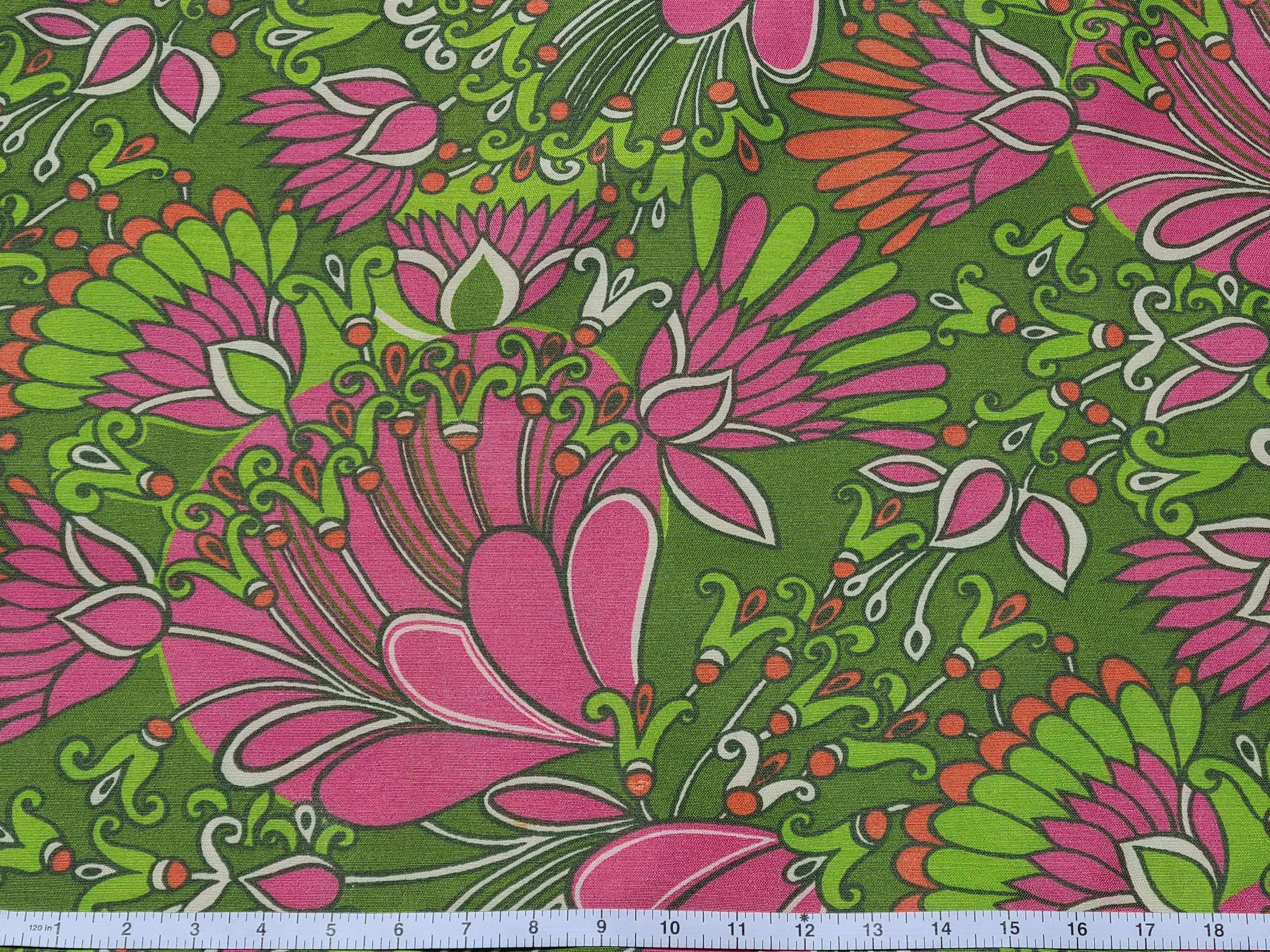 1960s 1970s Retro Fabric - Cotton - Psychedelic Floral  - Fabric Remnant - 6C180