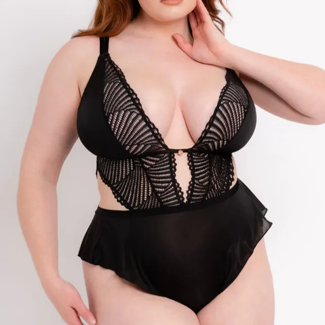 AFTER HOURS STRETCH LACE TEDDY BLACK