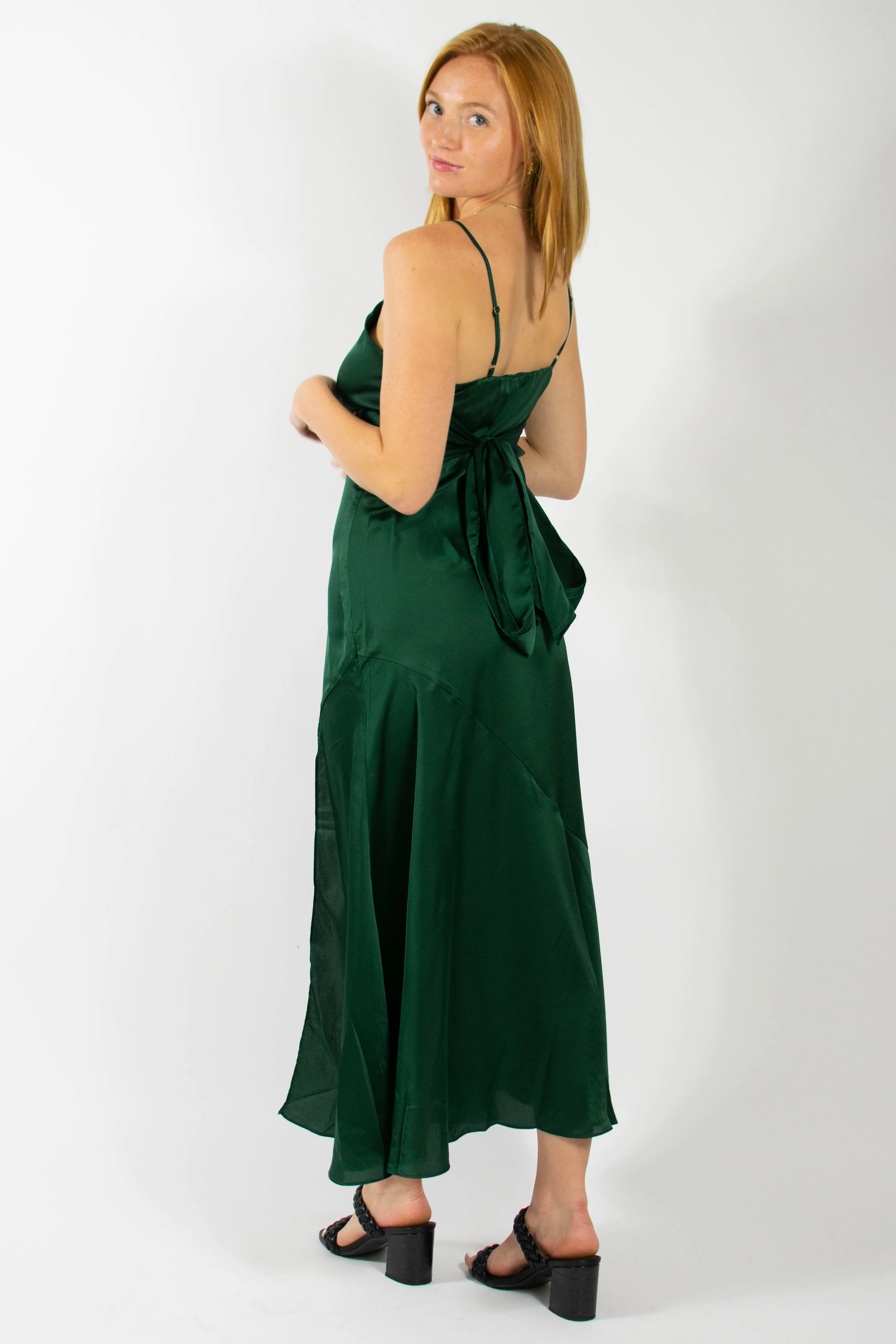 Chic Romance Dress in Hunter Green