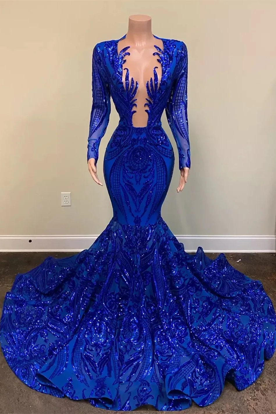 Gorgeous Blue V-neck Sequins Long Sleeve Floor-length Mermaid Prom Dresses