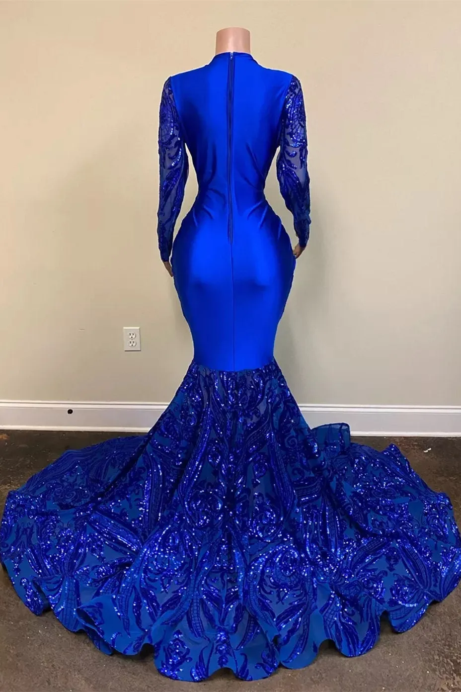 Gorgeous Blue V-neck Sequins Long Sleeve Floor-length Mermaid Prom Dresses