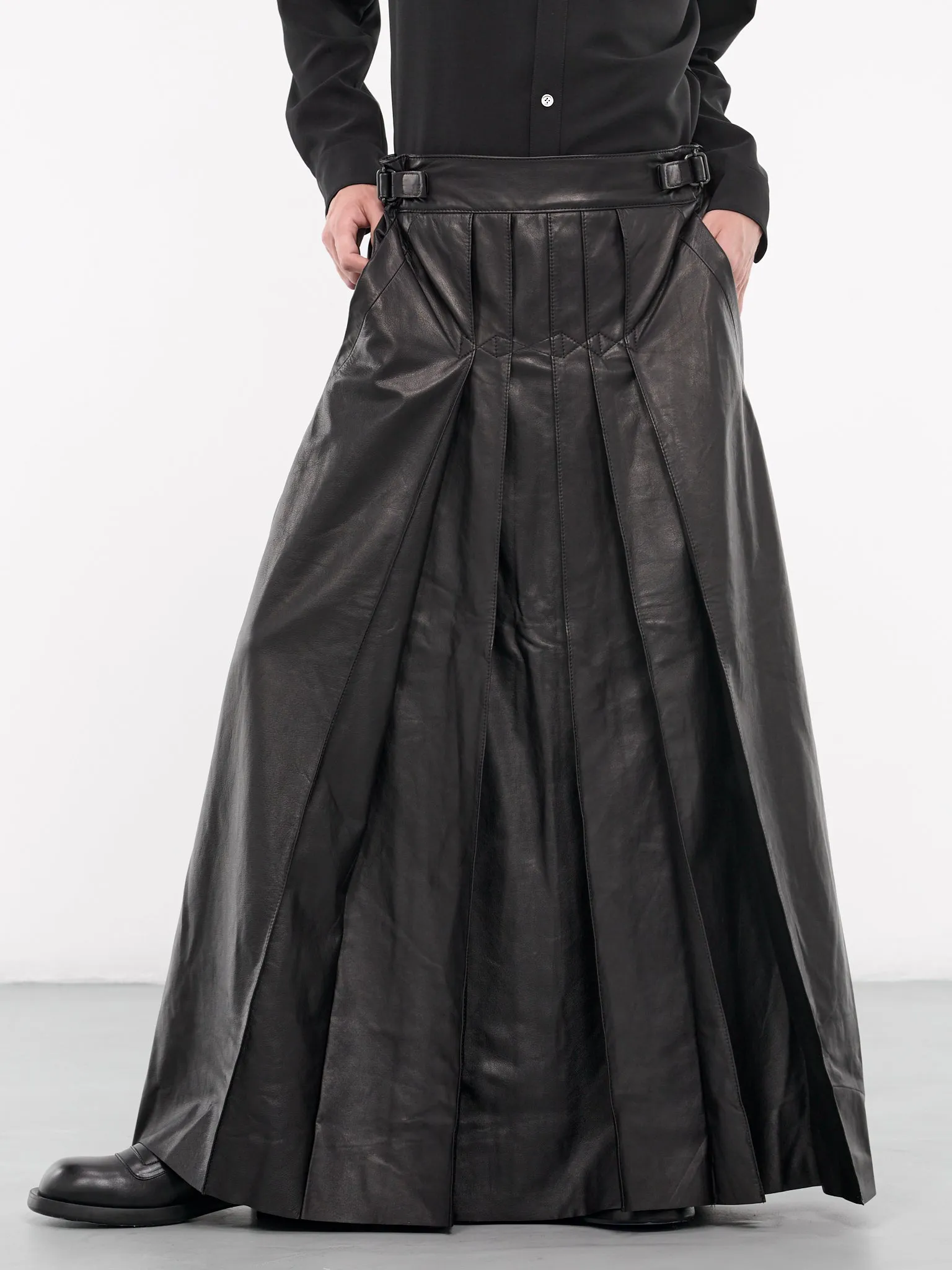 Leather Pleated Skirt (AJP2403-BLACK)