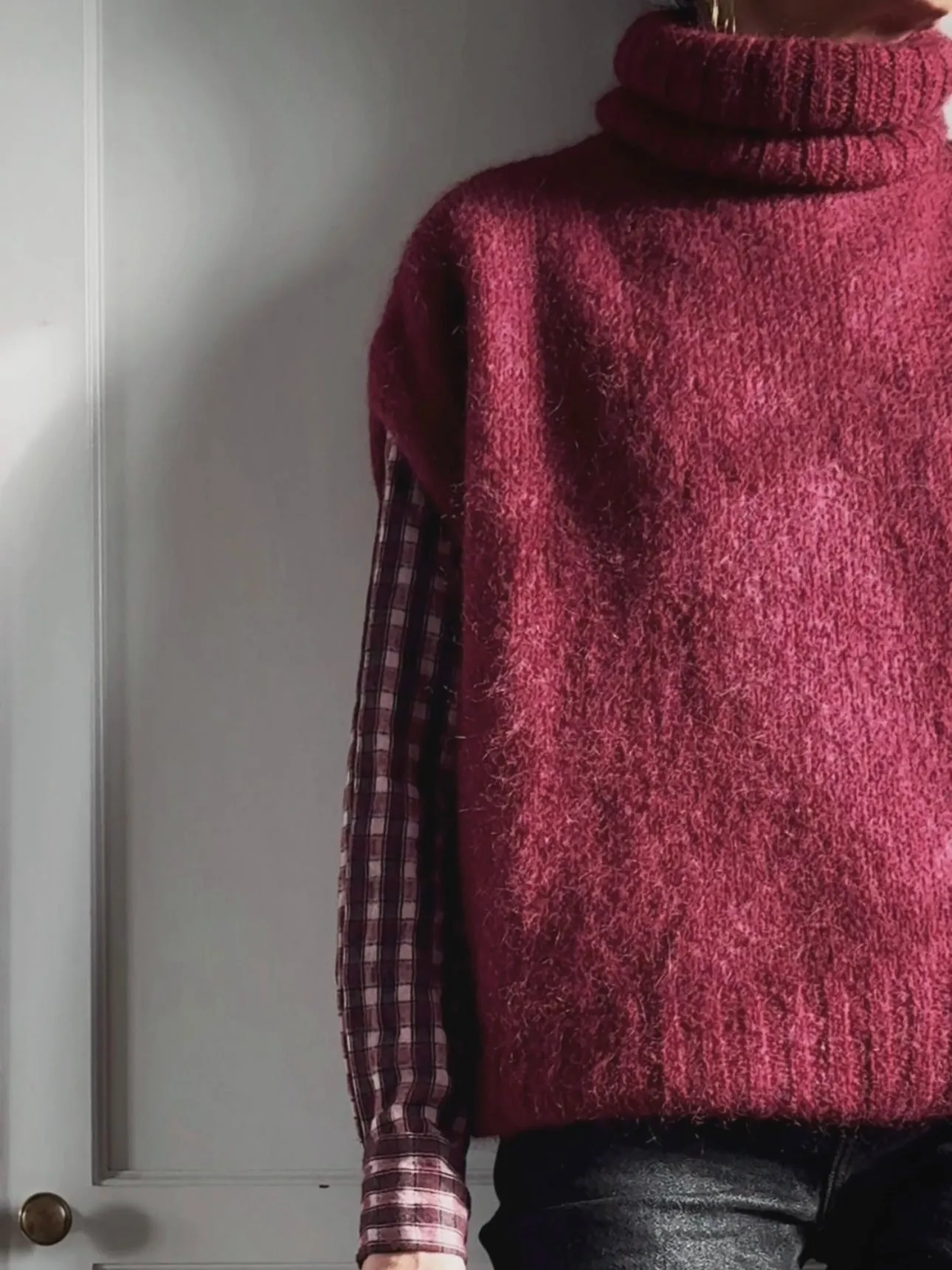 LOOSE KNIT VEST WITH TURTLENECK - BORDEAUX