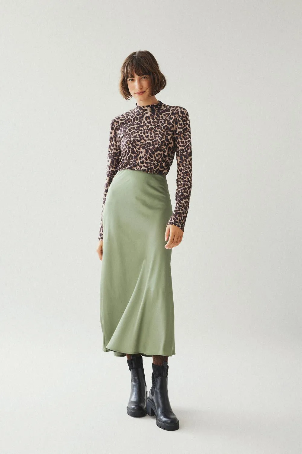 Vielette High Waisted Maxi Skirt (Oil Green)